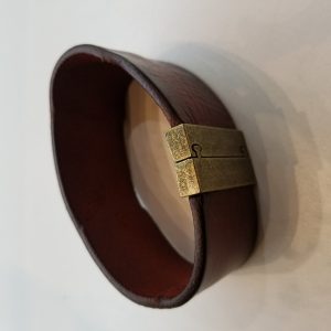 “Weathered” Leather Bracelet with Magnetic Clasp – Dark Auburn
